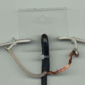 Antenna center insulator